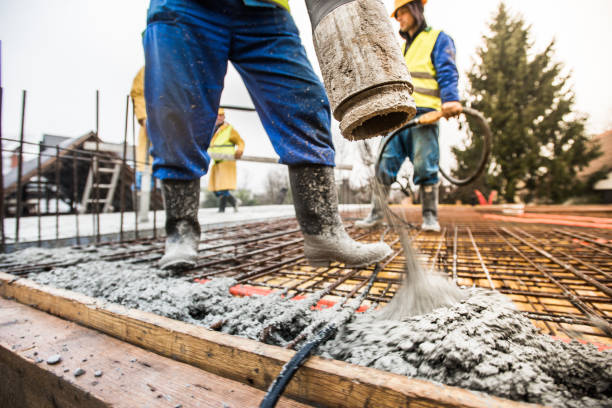 Best Concrete Sidewalk Installation in Des Peres, MO